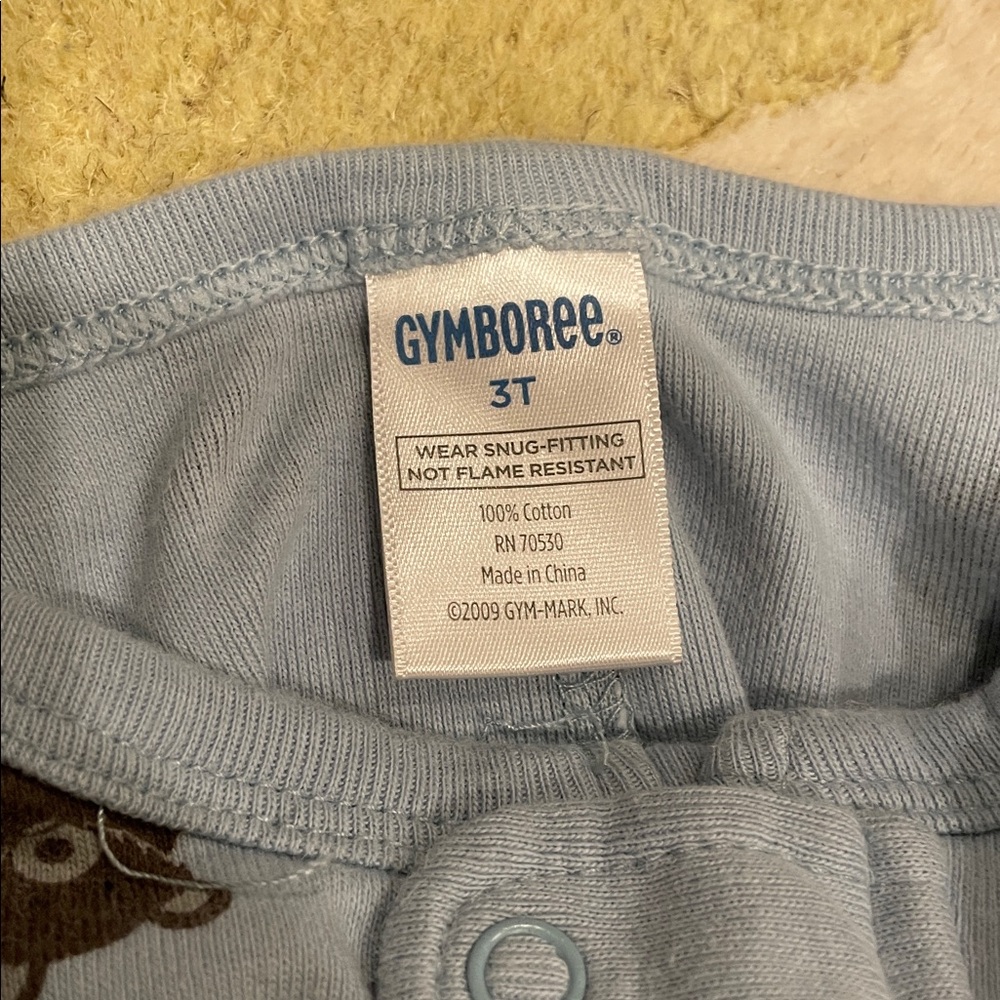 Pair of onesie jammies - Picture 9 of 10